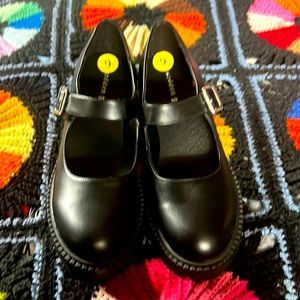 Madden Girl Chunky Mary Jane size 9 new